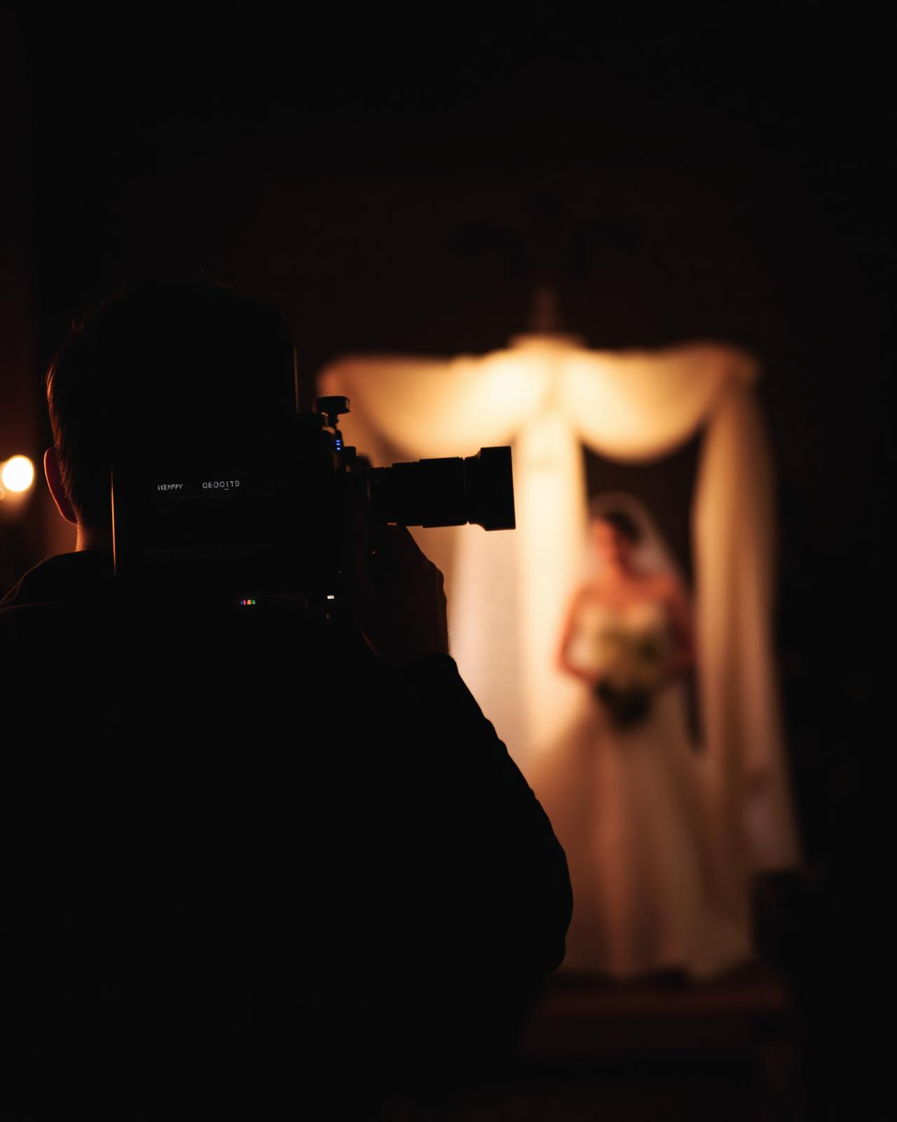 Echipa Aesthetic Video Creations filmând un eveniment